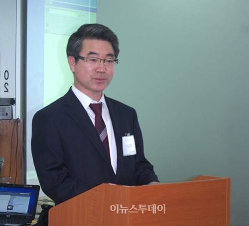 개회사를 하는 엑스포뉴스 이윤태 대표